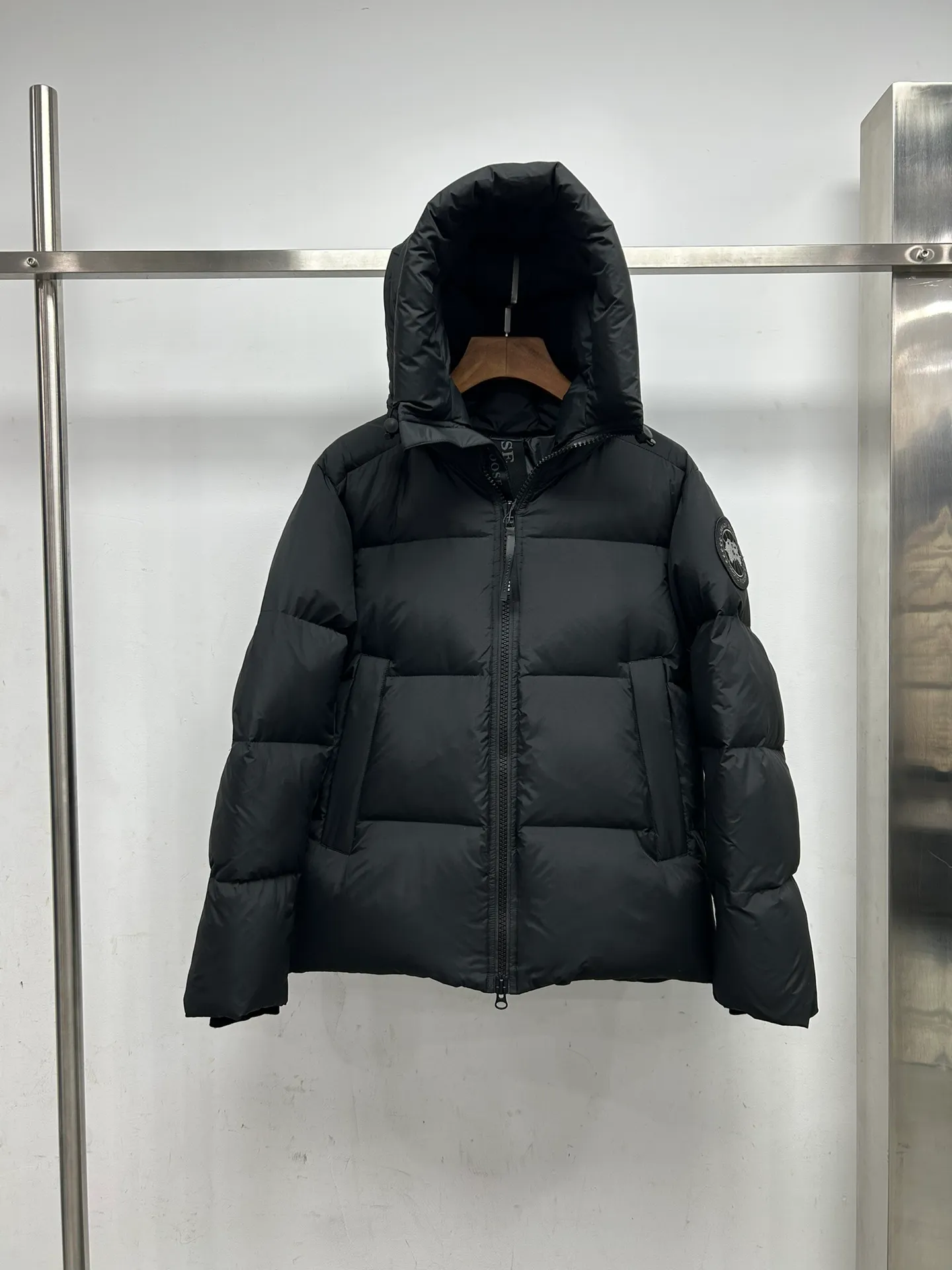 P980 Top Version 2282MB Crofton Puffer New Matte Men's Jacket Down Color: Black Black Label. Size: S M L XL XXL.